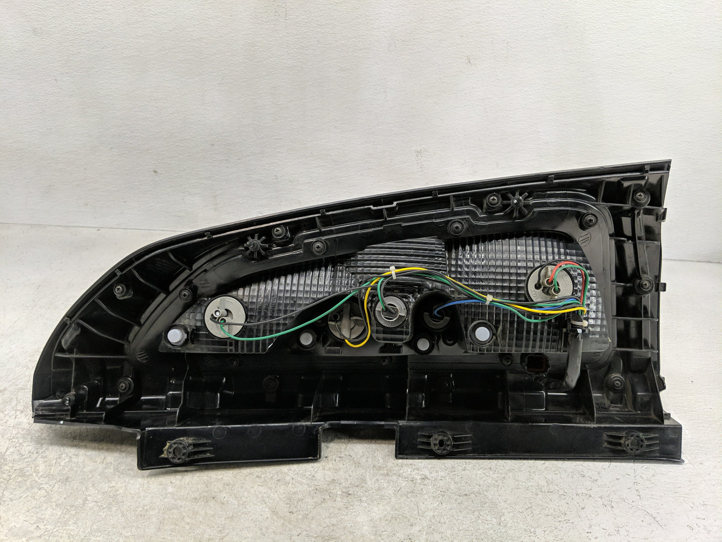 2012-2013 Kia Soul Tail Light Assembly Driver Left OEM Fits Fits 2012 2013 OEM Used Auto Parts - Oemusedautoparts1.com