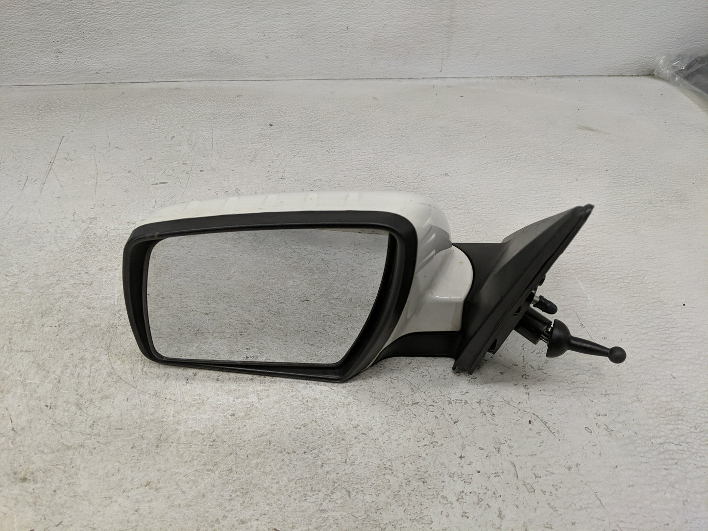 2010-2013 Kia Soul Driver Side View Mirror - Left Door Mirror OEM Used - Oemusedautoparts1.com