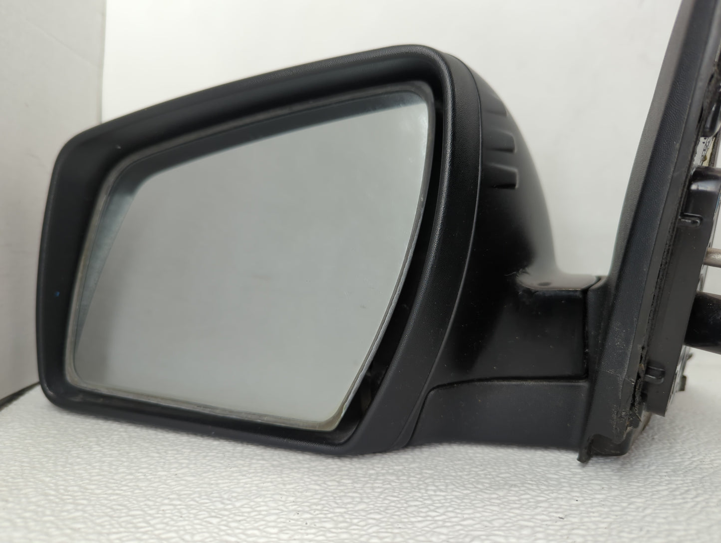 2010-2013 Kia Soul Driver Side View Mirror - Left Door Mirror OEM Used - Oemusedautoparts1.com