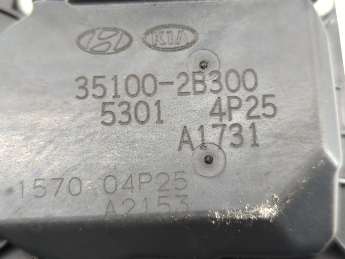 2012-2019 Kia Soul Throttle Body P/N:35100-2B300 Fits Fits 2012 2013 2014 2015 2016 2017 2018 2019 OEM Used Auto Parts - Oem