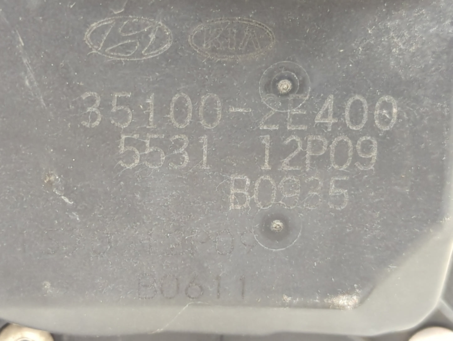 2012-2013 Kia Soul Throttle Body P/N:35100-2E400 Fits Fits 2012 2013 2014 2015 2016 2018 2019 2020 2021 OEM Used Auto Parts