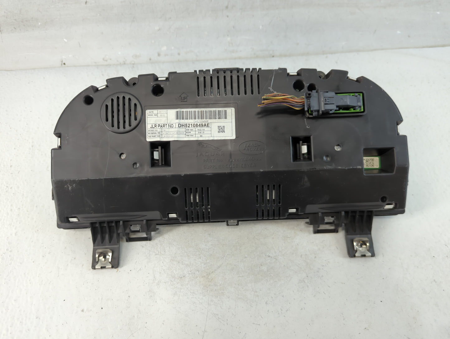 2013-2015 Land Rover Lr2 Instrument Cluster Speedometer Gauges P/N:DH5210849AE Fits Fits 2013 2014 2015 OEM Used Auto Parts