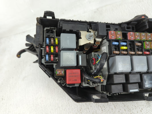 2012-2017 Land Rover Range Rover Evoque Fusebox Fuse Box Panel Relay Module Fits Fits 2012 2013 2014 2015 2016 2017 OEM Used Auto Parts