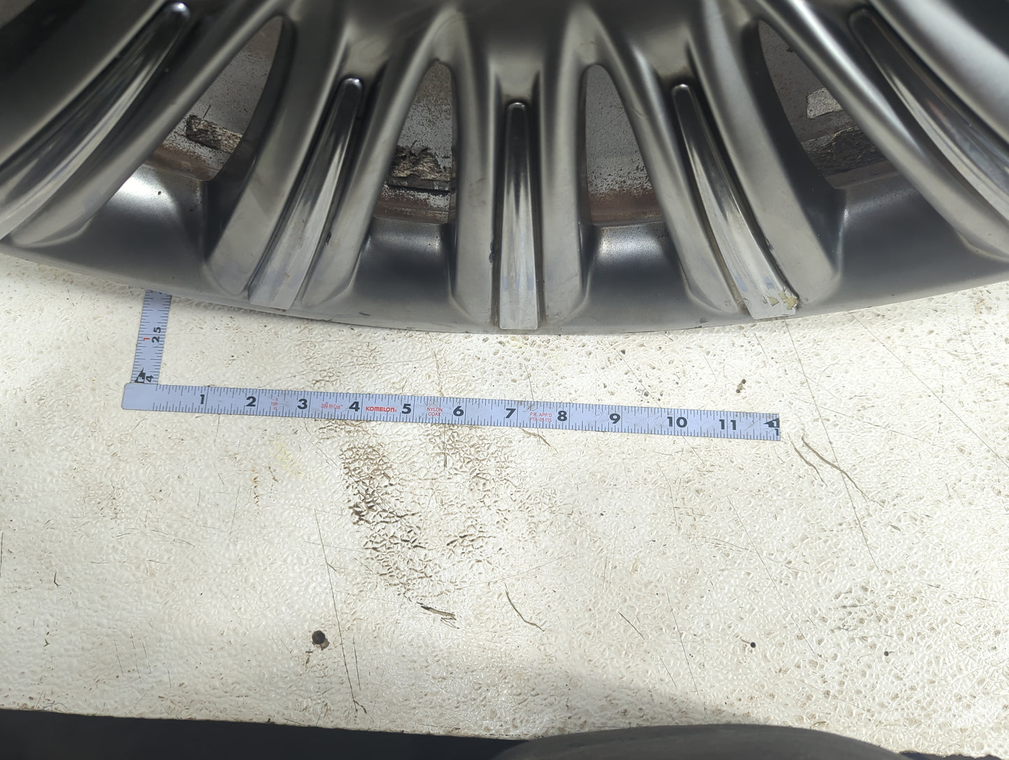 2013 Lincoln Mks Oem Wheel Rim - Oemusedautoparts1.com