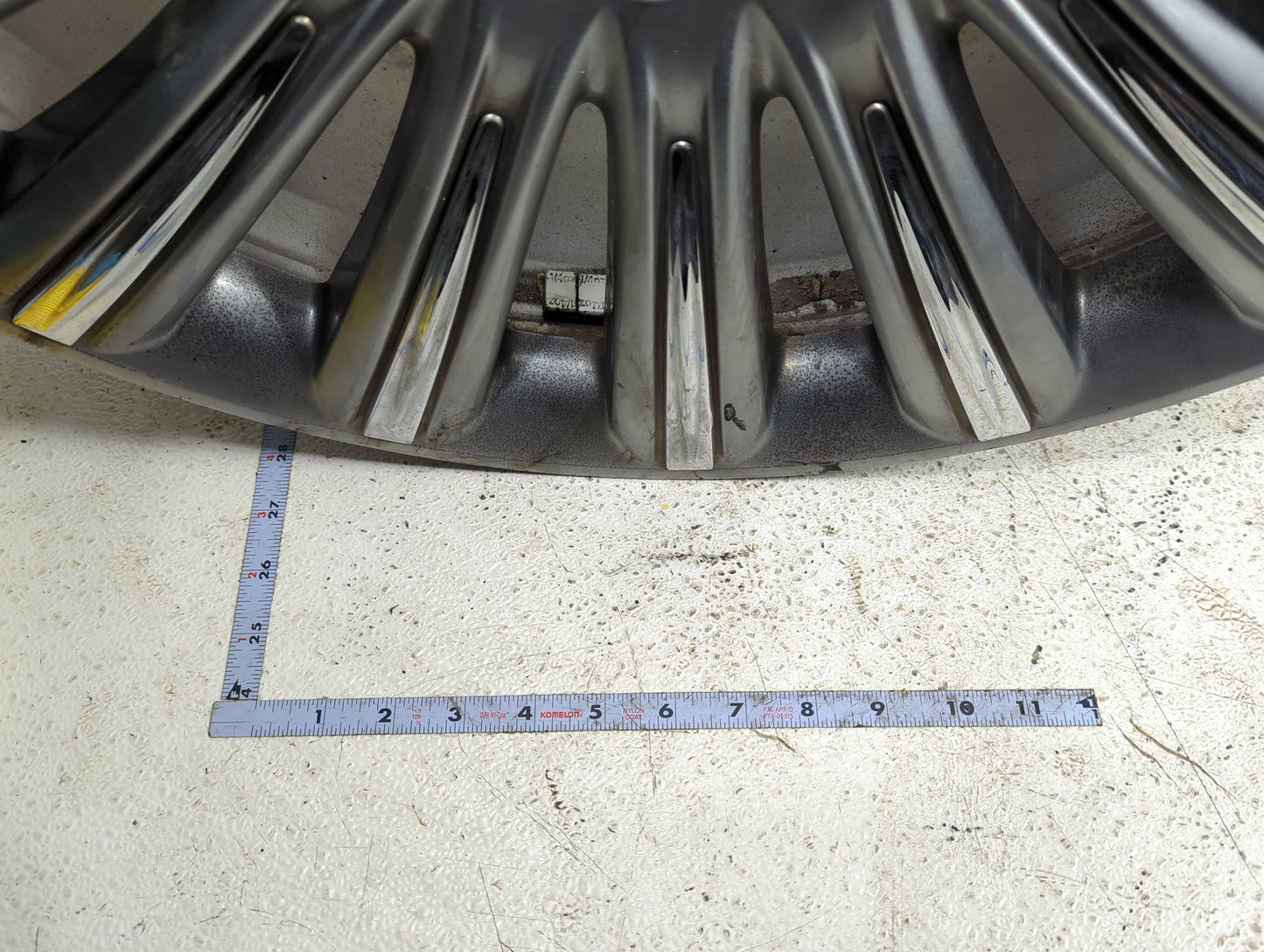 2013 Lincoln Mks Oem Wheel Rim 5000334 - Oemusedautoparts1.com