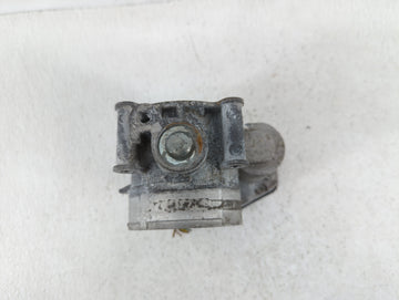 2011-2018 Lincoln Mkx Throttle Body P/N:AT4E-EF AT4E-9F991-EL Fits Fits 2011 2012 2013 2014 2015 2016 2017 2018 2019 OEM Used Auto Parts