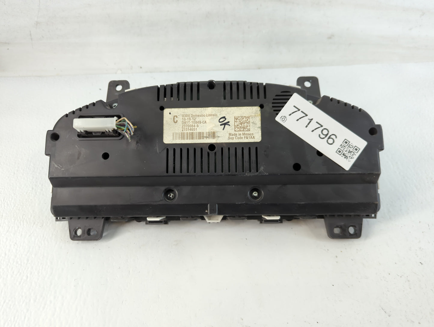 2013 Lincoln Mkx Instrument Cluster Speedometer Gauges P/N:DA1T-10849-AA Fits OEM Used Auto Parts - Oemusedautoparts1.com