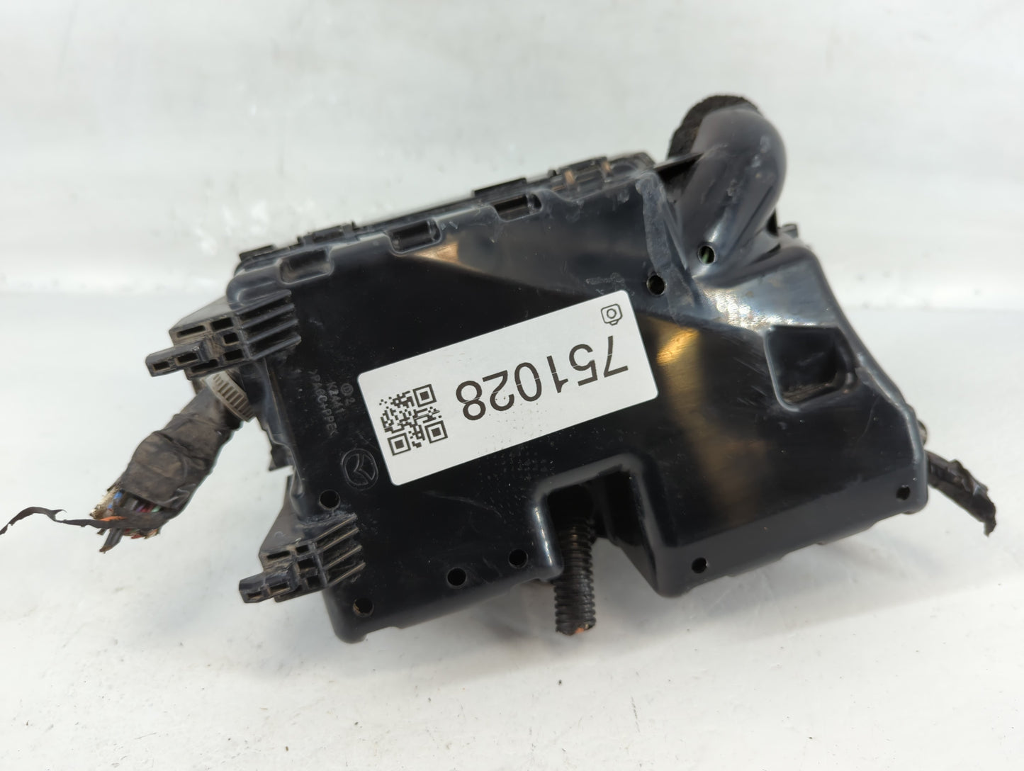 2013 Mazda 3 Fusebox Fuse Box Panel Relay Module P/N:BBM6-66761 Fits OEM Used Auto Parts - Oemusedautoparts1.com