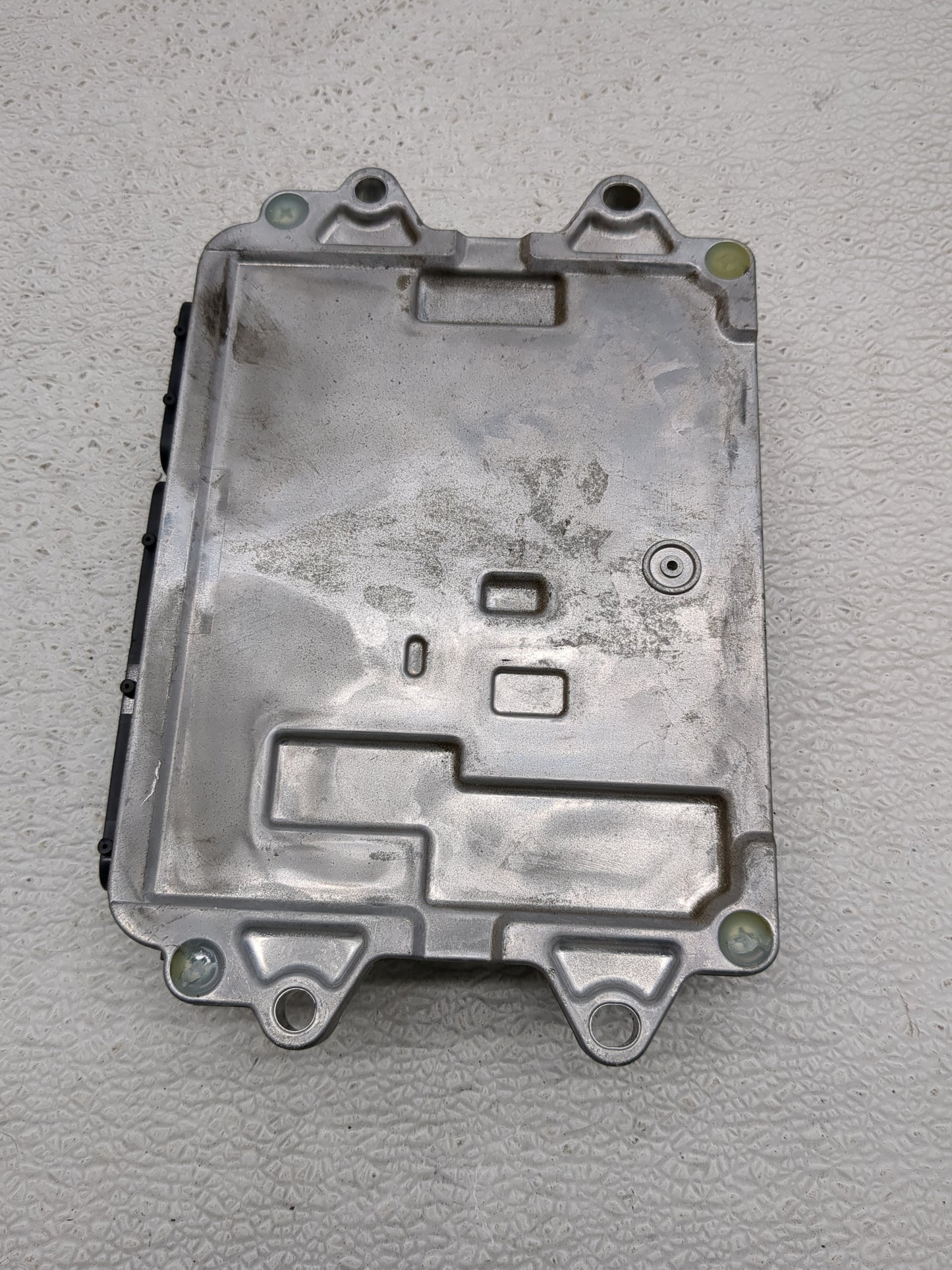 2013 Mazda Mazda3 PCM Engine Control Computer ECU ECM PCU OEM P/N:PE08 18 881P E6T62672HP7 Fits Fits 2012 OEM Used Auto Part