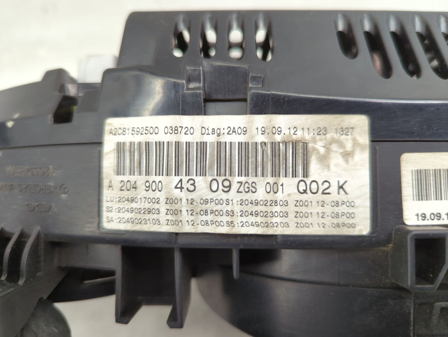 2013 Mercedes-Benz C-Class Instrument Cluster Speedometer Gauges P/N:A2049004309 A2C81592500, 2049017002 Miles:126K Fits OEM