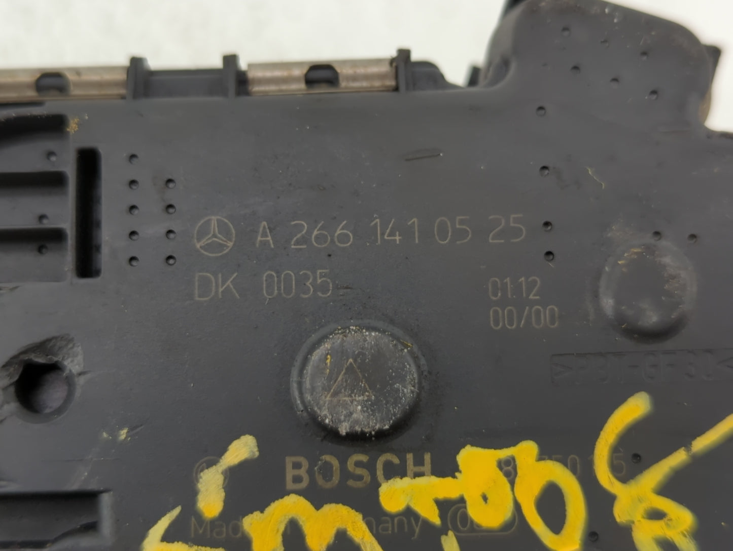 2012-2015 Mercedes-Benz C250 Throttle Body P/N:266 141 05 25 2661410525 Fits OEM Used Auto Parts - Oemusedautoparts1.com