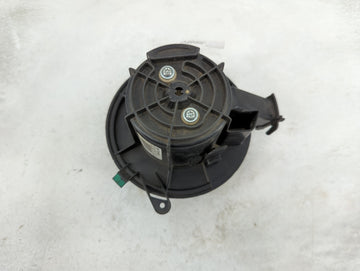 2013 Mercedes-Benz E-Class Heater AC Blower Motor P/N:V7777001 9409653 Fits Fits 2011 2012 2014 2015 2016 2017 2018 2019 2020 OEM Used Auto Parts