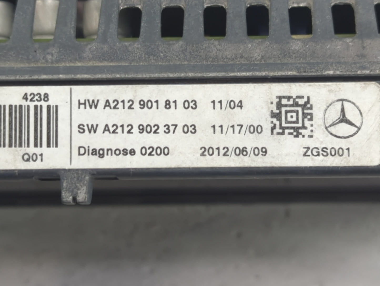 2012-2013 Mercedes-benz E350 Information Display Screen - Oemusedautoparts1.com