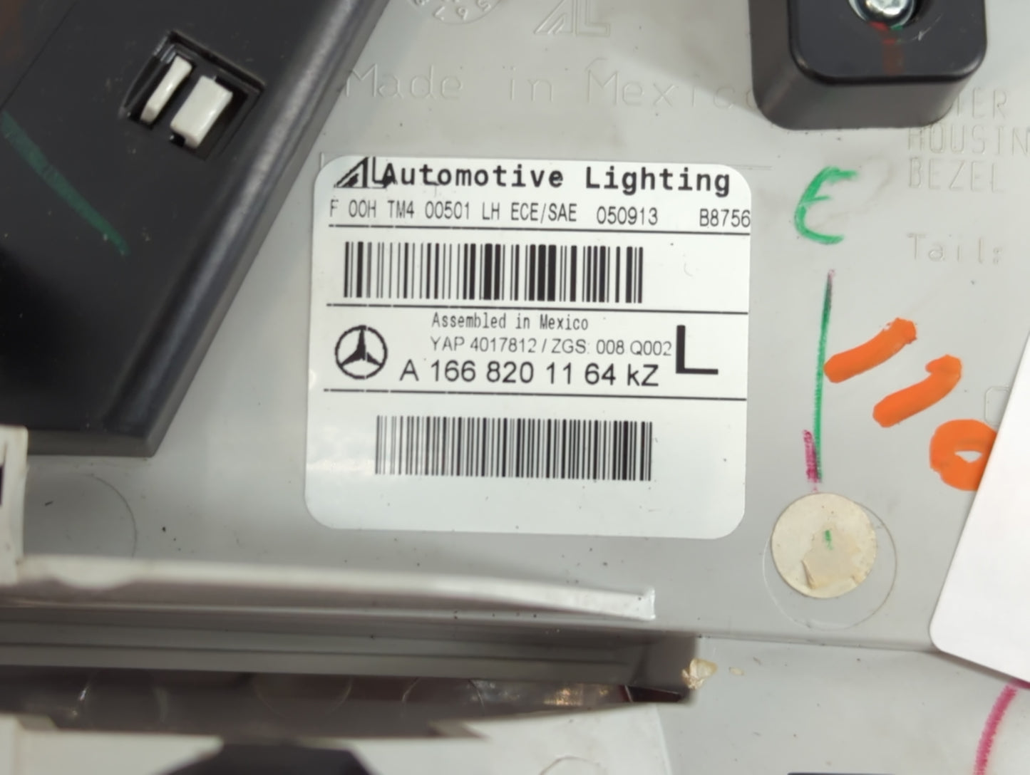 2013-2016 Mercedes-Benz Gl450 Tail Light Assembly Driver Left OEM P/N:A 166 820 11 64 Fits Fits 2013 2014 2015 2016 OEM Used