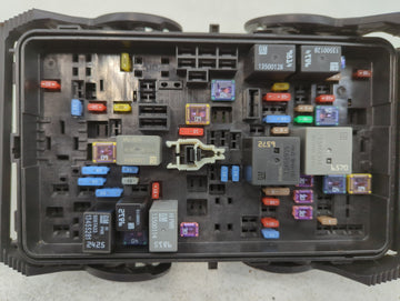 2013-2014 Nissan Altima Fusebox Fuse Box Panel Relay Module P/N:84586306_01 Fits Fits 2013 2014 OEM Used Auto Parts