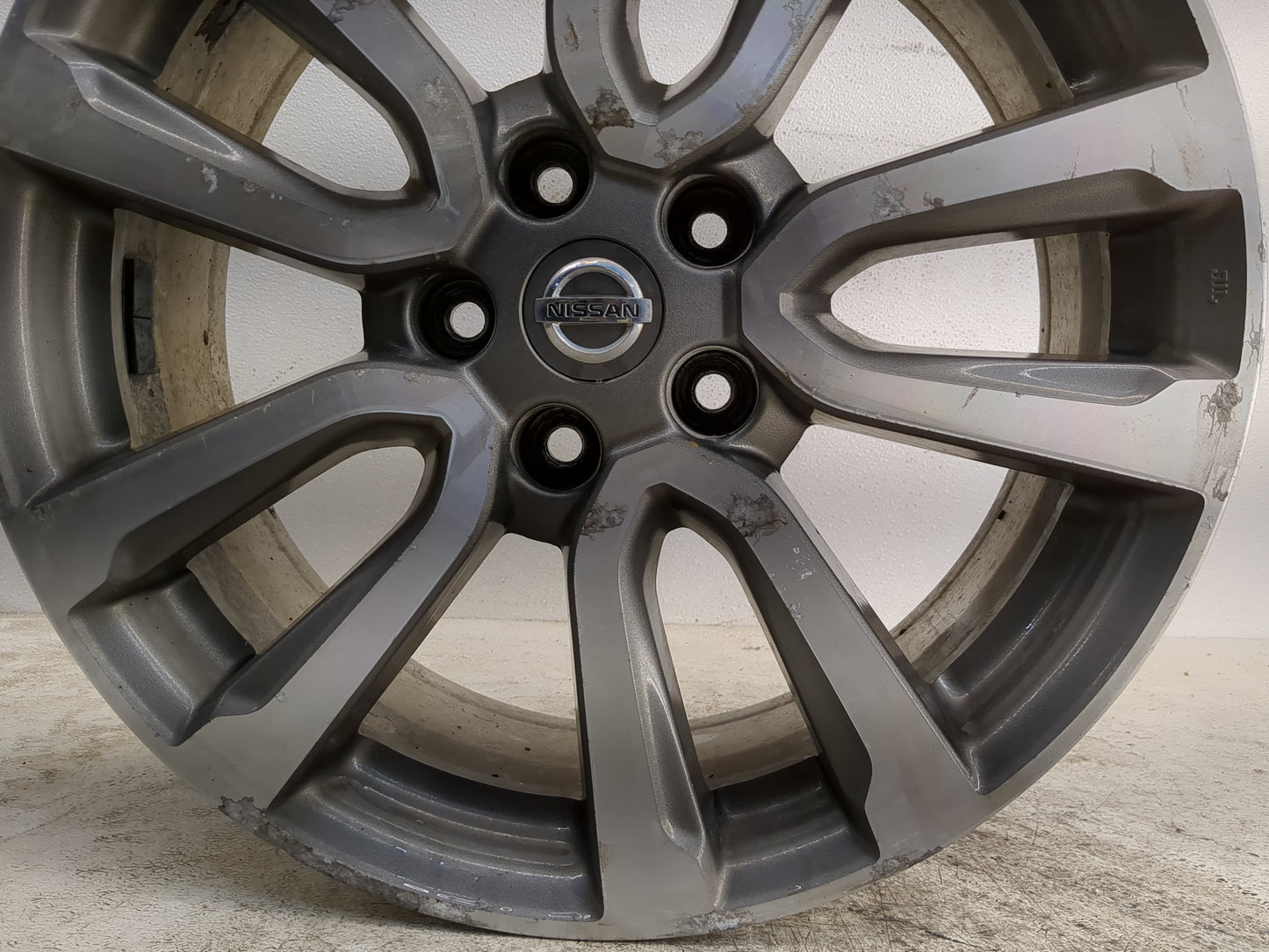 2013-2016 Nissan Pathfinder Oem Wheel Rim - Oemusedautoparts1.com