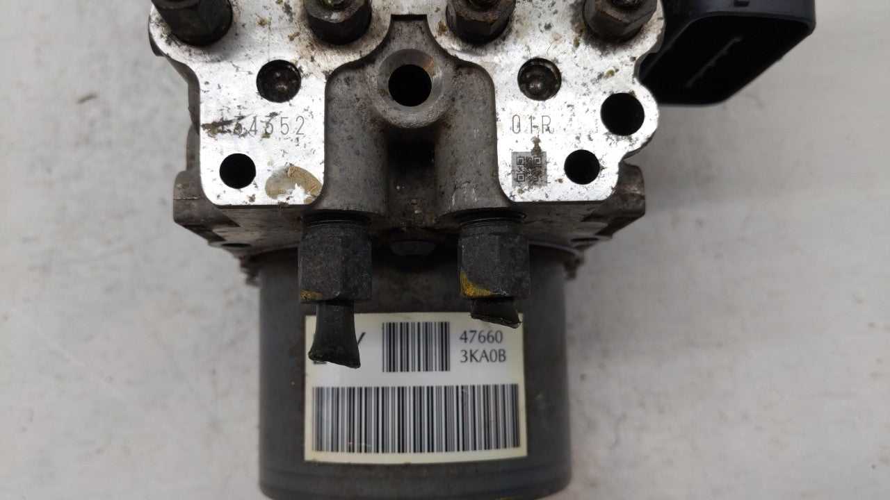 2013-2014 Nissan Pathfinder ABS Pump Control Module Replacement P/N:47660 3KA0A 47660 3KA0B Fits Fits 2013 2014 OEM Used Aut