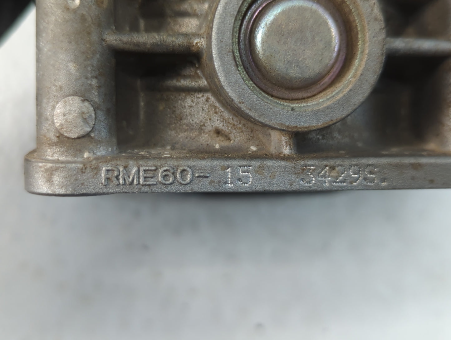 2011-2015 Nissan Rogue Throttle Body P/N:RME60-15 Fits Fits 2011 2012 2013 2014 2015 OEM Used Auto Parts - Oemusedautoparts1