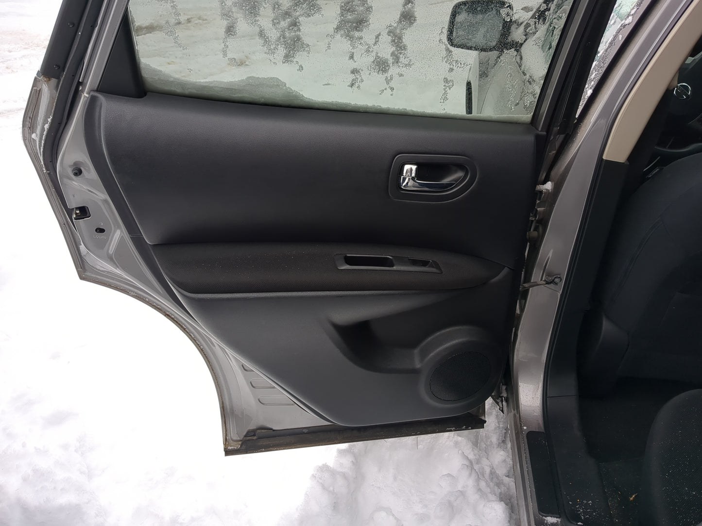 2011-2015 Nissan Rogue Driver Rear Door Oem - Oemusedautoparts1.com