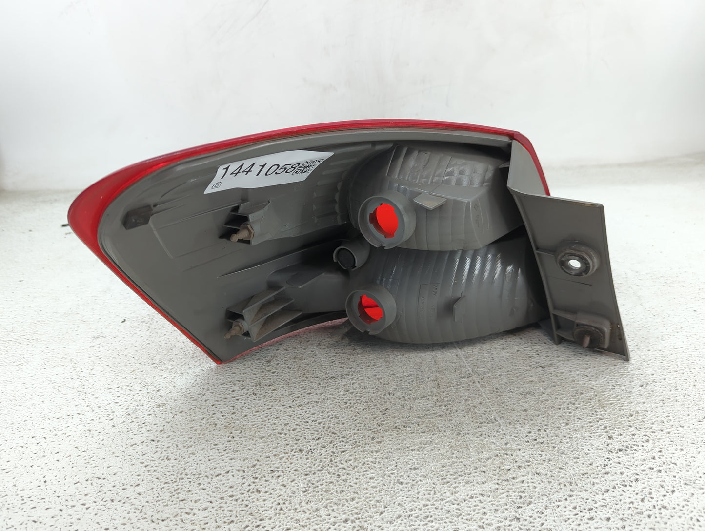 2008-2015 Nissan Rogue Tail Light Assembly Passenger Right OEM Fits Fits 2008 2009 2010 2011 2012 2013 2014 2015 OEM Used Au