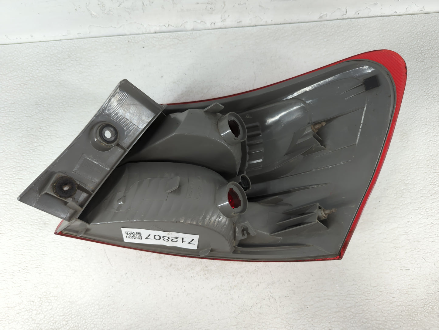 2008-2015 Nissan Rogue Tail Light Assembly Driver Left OEM Fits Fits 2008 2009 2010 2011 2012 2013 2014 2015 OEM Used Auto P
