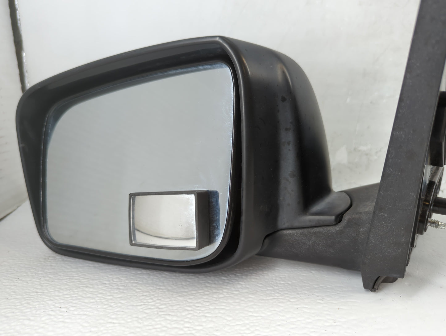 2008-2015 Nissan Rogue Driver Side View Mirror - Left Door Mirror OEM Used - Oemusedautoparts1.com