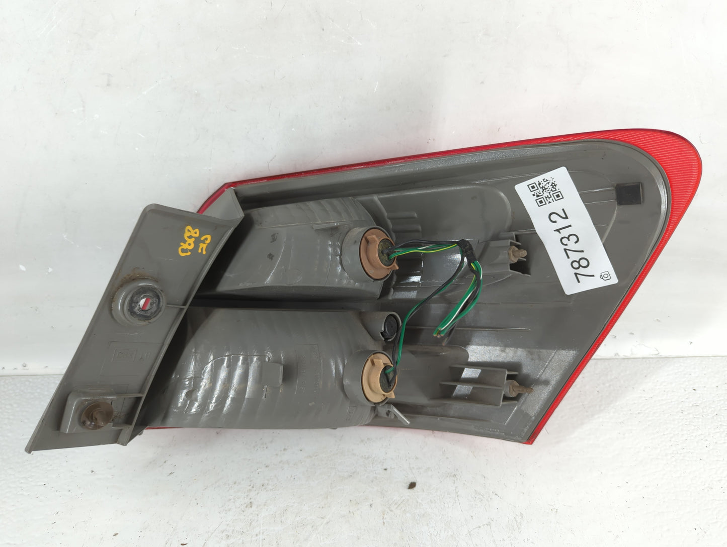 2008-2015 Nissan Rogue Tail Light Assembly Driver Left OEM Fits Fits 2008 2009 2010 2011 2012 2013 2014 2015 OEM Used Auto P
