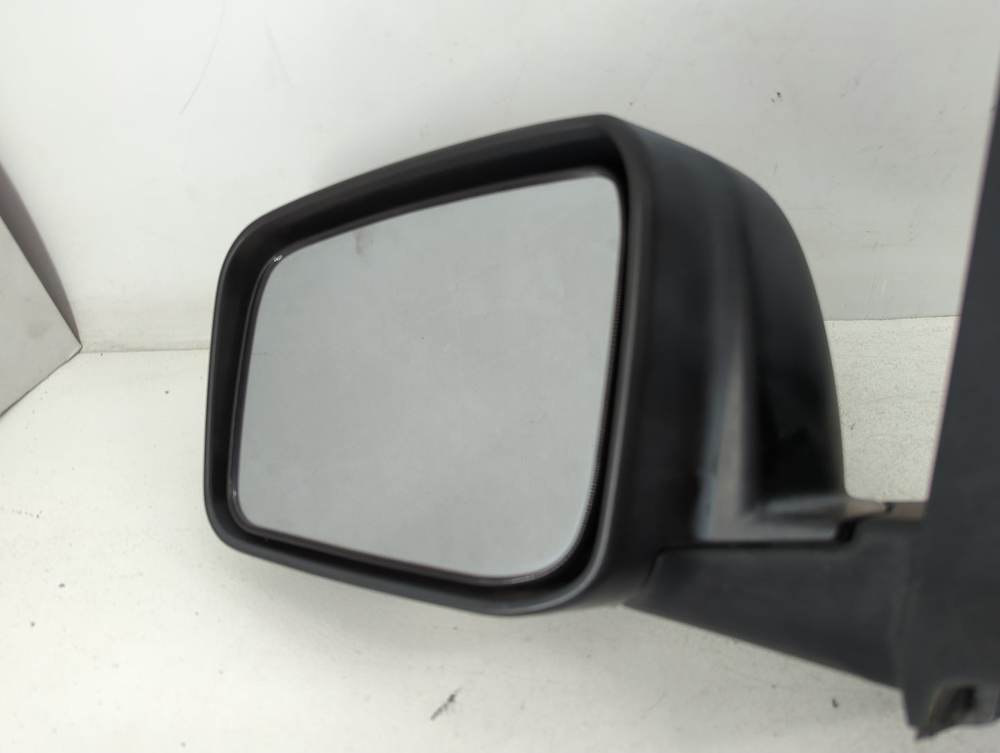 2008-2015 Nissan Rogue Driver Side View Mirror - Left Door Mirror OEM Used - Oemusedautoparts1.com