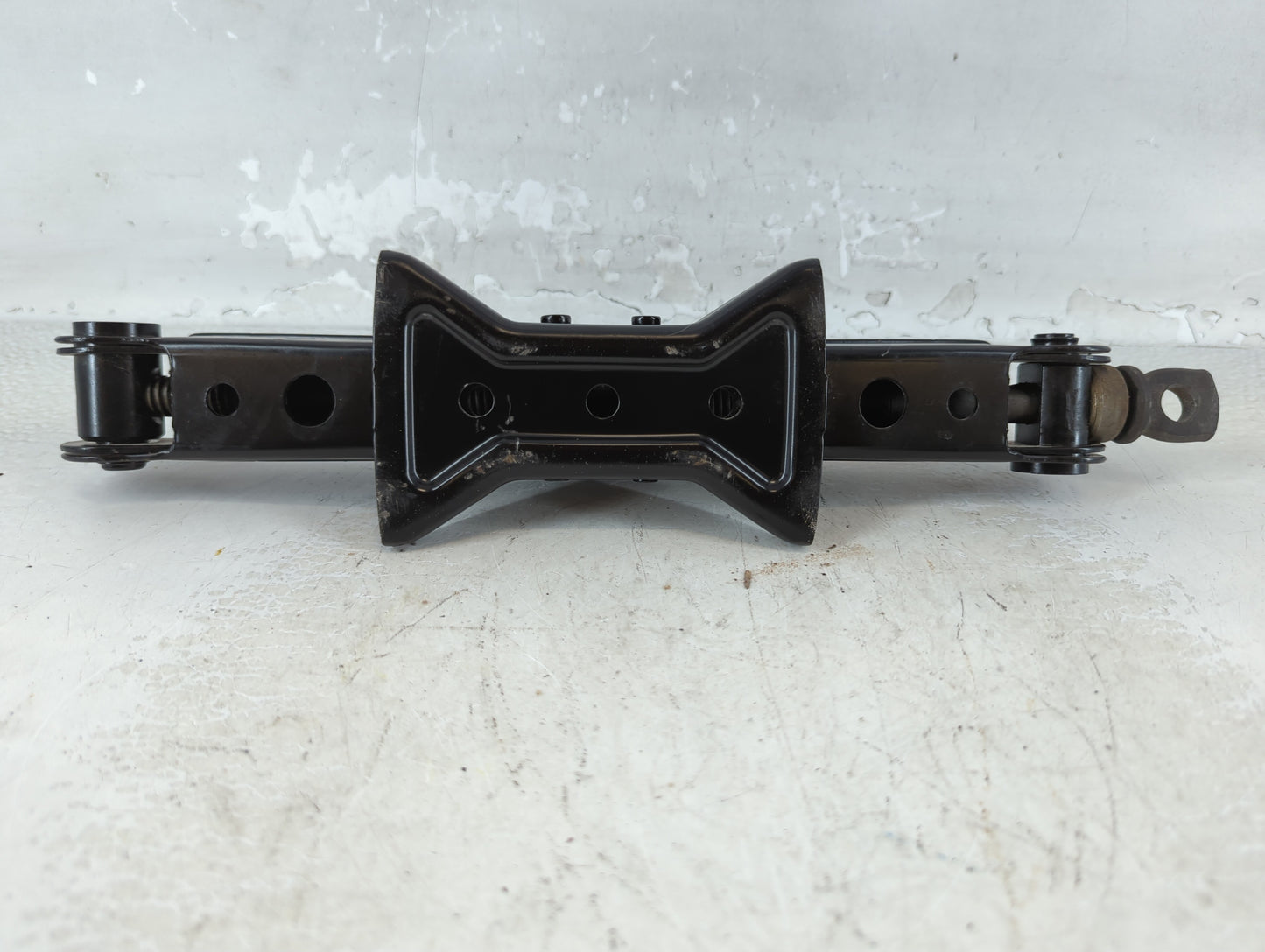 2013 Nissan Sentra Spare Scissor Car Jack 1071350 - Oemusedautoparts1.com
