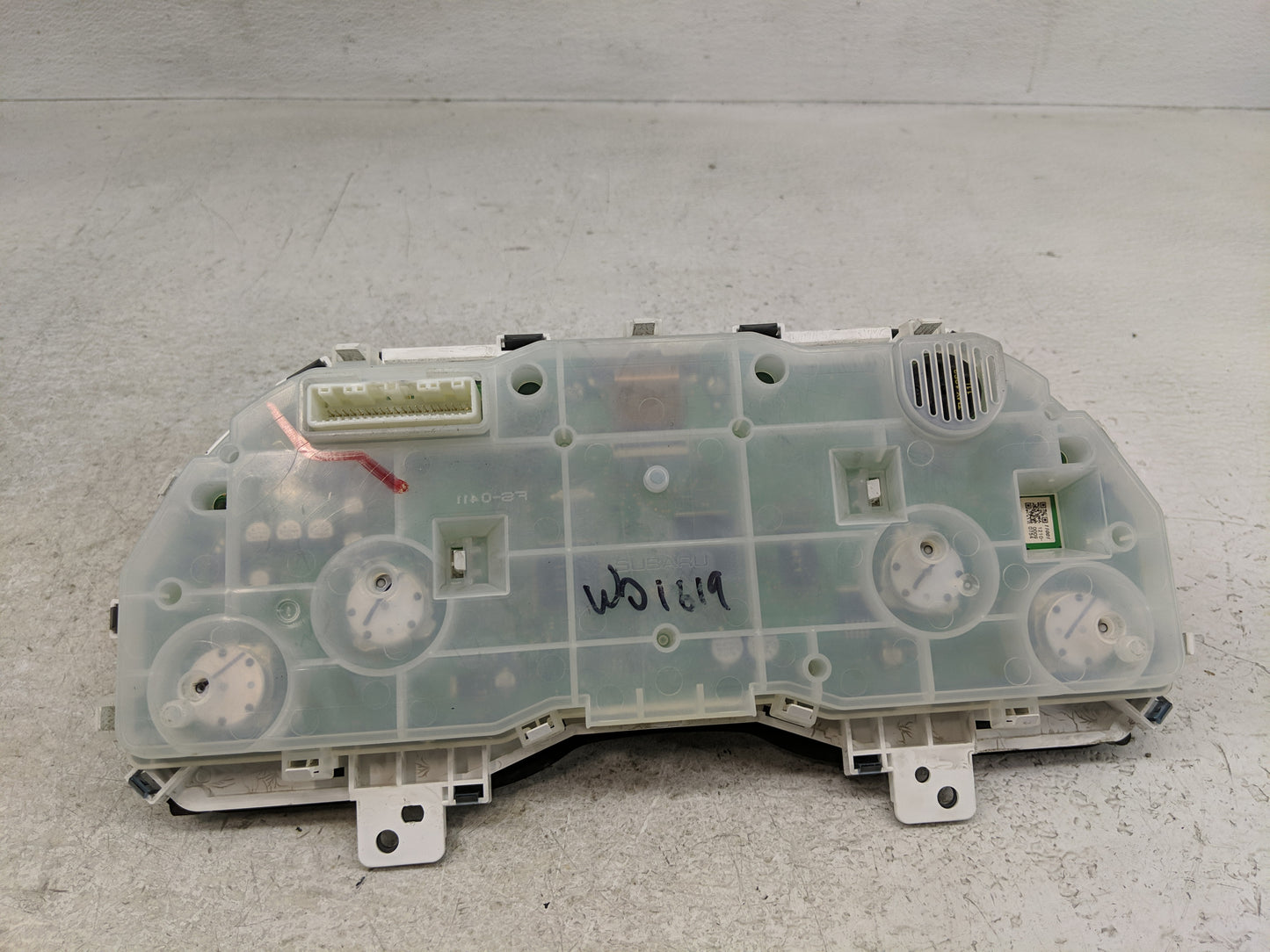 2013-2014 Subaru Legacy Instrument Cluster Speedometer Gauges P/N:00386342-000244 85001AJ00A Fits Fits 2013 2014 OEM Used Au