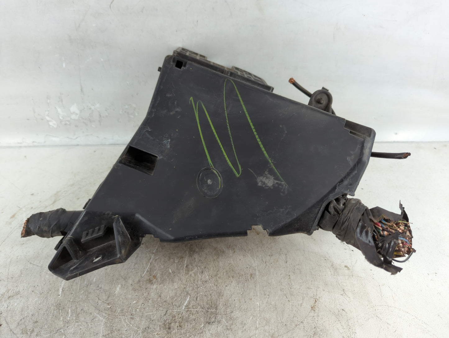 2010-2014 Subaru Legacy Fusebox Fuse Box Panel Relay Module P/N:MB503202B Fits Fits 2010 2011 2012 2013 2014 OEM Used Auto P