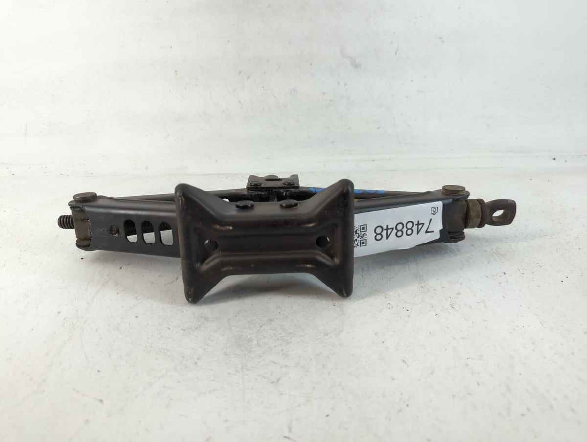2013 Toyota Camry Spare Scissor Car Jack 748848 - Oemusedautoparts1.com