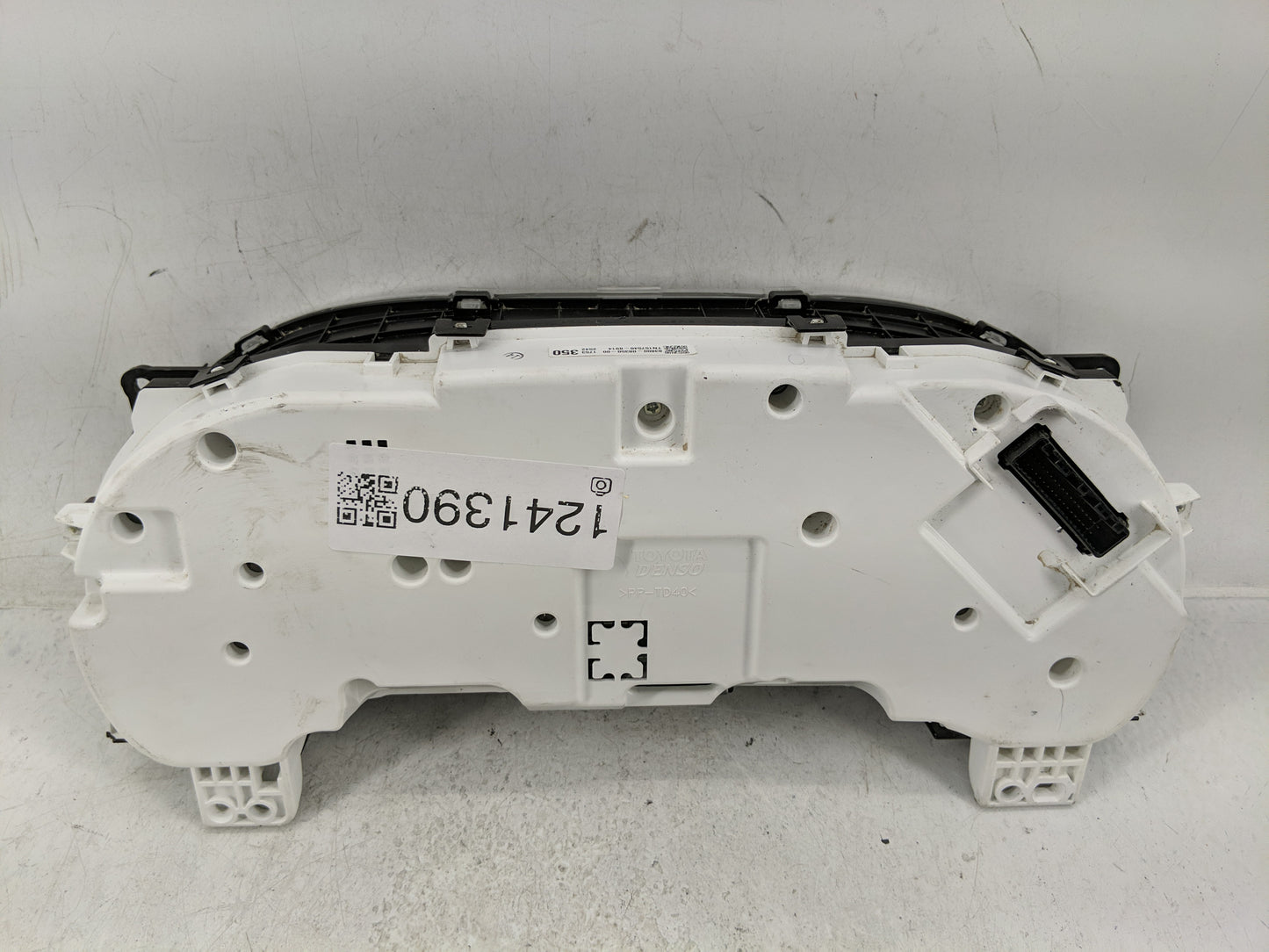 2011-2014 Toyota Sienna Instrument Cluster Speedometer Gauges P/N:83800-08350-00 Fits Fits 2011 2012 2013 2014 OEM Used Auto