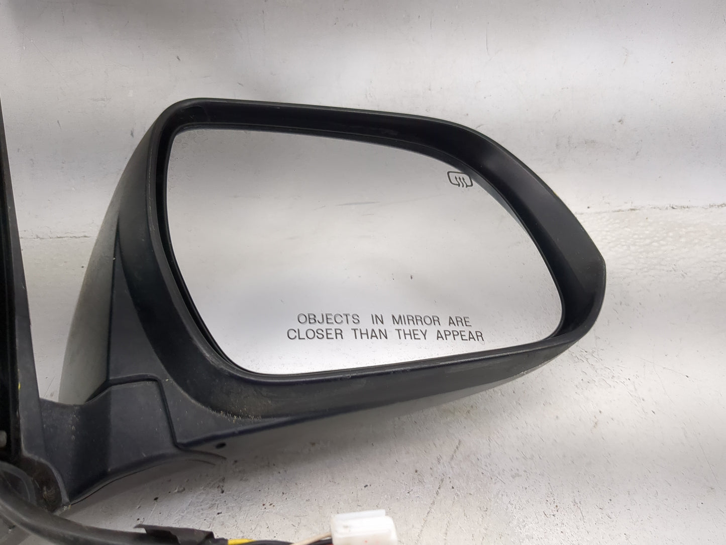 2013-2014 Toyota Sienna Passenger Side View Mirror - Right Door Mirror OEM Used - Oemusedautoparts1.com