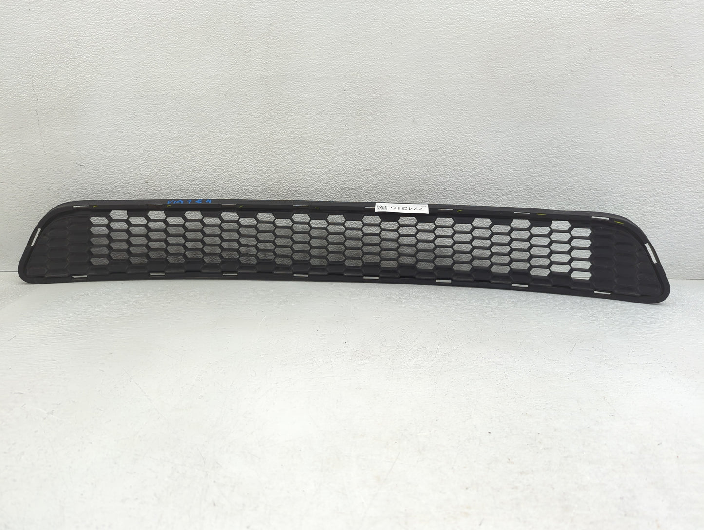 2011-2017 Toyota Sienna Front Grille Bumper Not Included - Oemusedautoparts1.com