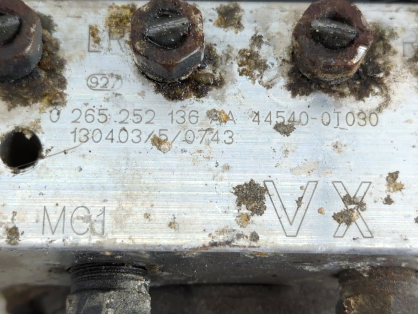 2013 Toyota Venza ABS Pump Control Module Replacement P/N:0 265 252 136 AA Fits OEM Used Auto Parts - Oemusedautoparts1.com