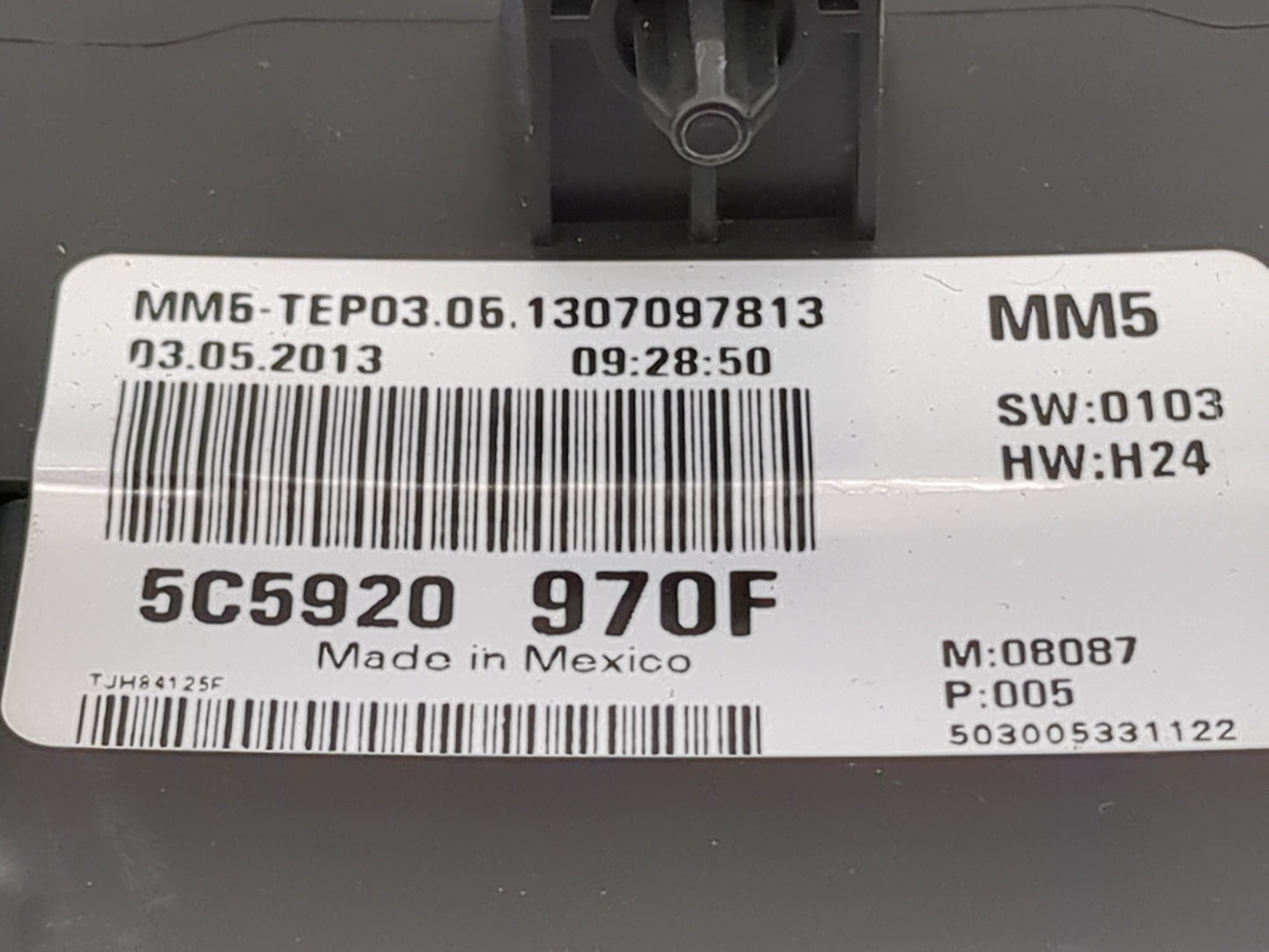 2013-2014 Volkswagen Beetle Instrument Cluster Speedometer Gauges P/N:5C5920970F Miles: Fits Fits 2013 2014 OEM Used Auto Pa