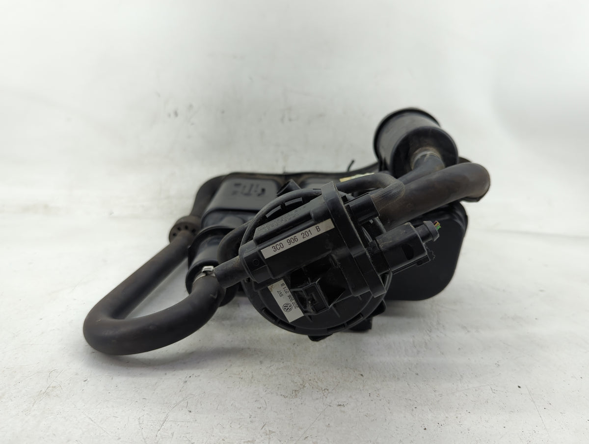 2013 Volkswagen Cc Fuel Vapor Charcoal Canister 1412693 - Oemusedautoparts1.com