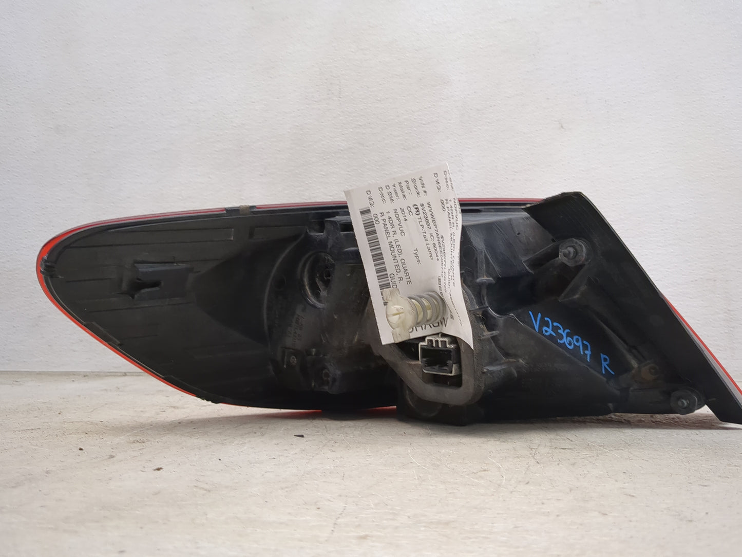 2013-2017 Volkswagen Cc Tail Light Assembly Passenger Right OEM P/N:3C8945208AA Fits Fits 2013 2014 2015 2016 2017 OEM Used