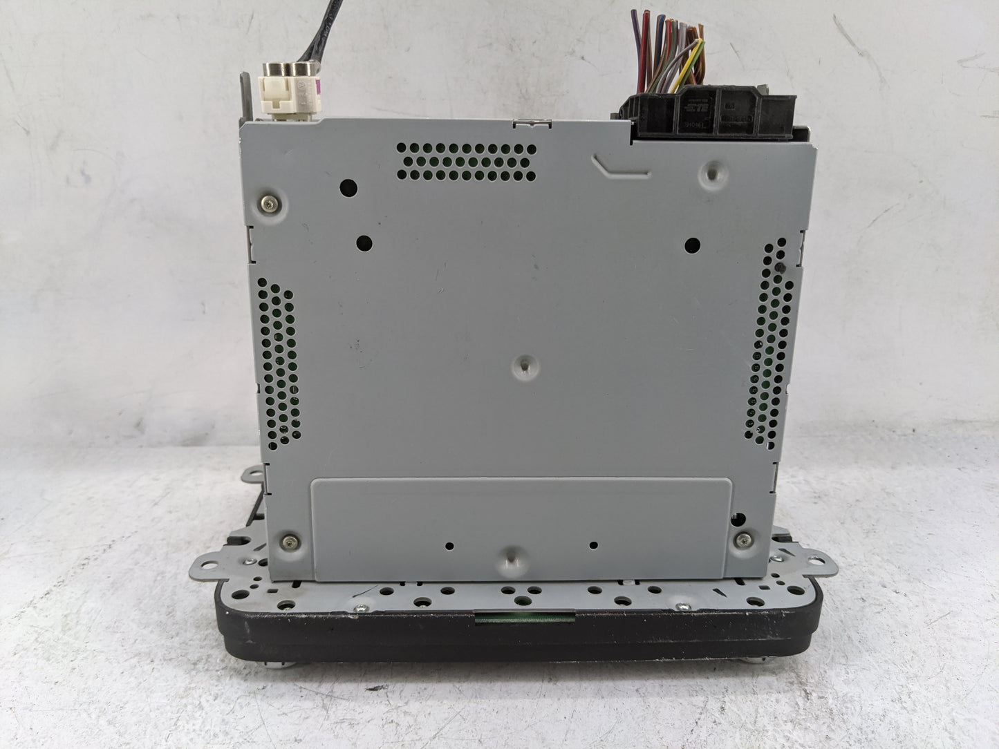2011-2014 Volkswagen Jetta Radio AM FM Cd Player Receiver Replacement P/N:1K0035164D 28354080 Fits OEM Used Auto Parts - Oem