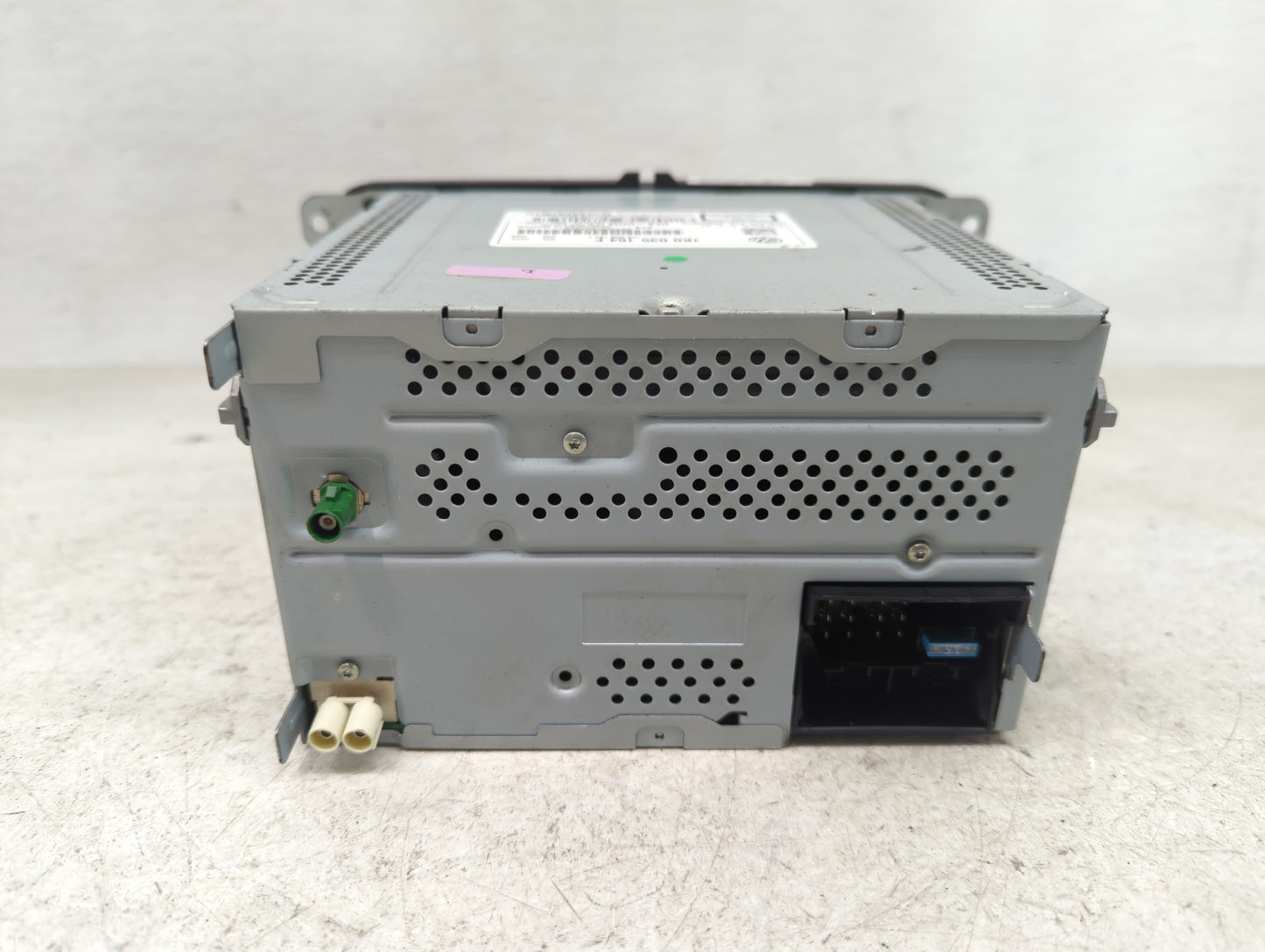 2013-2015 Volkswagen Passat Radio AM FM Cd Player Receiver Replacement P/N:1K0 035 164 F Fits Fits 2013 2014 2015 OEM Used A