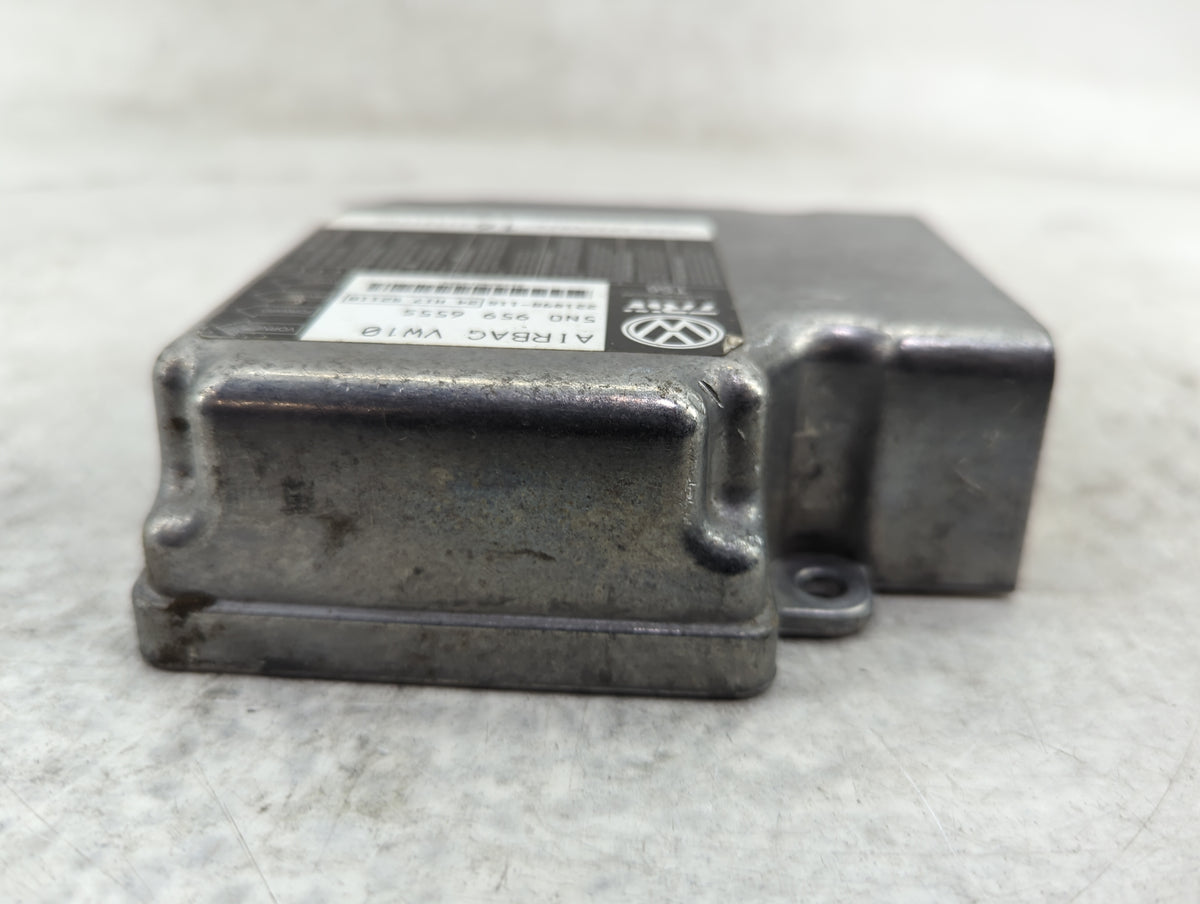 2013-2017 Volkswagen Tiguan Safety Restraint Srs Airbag Control Module - Oemusedautoparts1.com