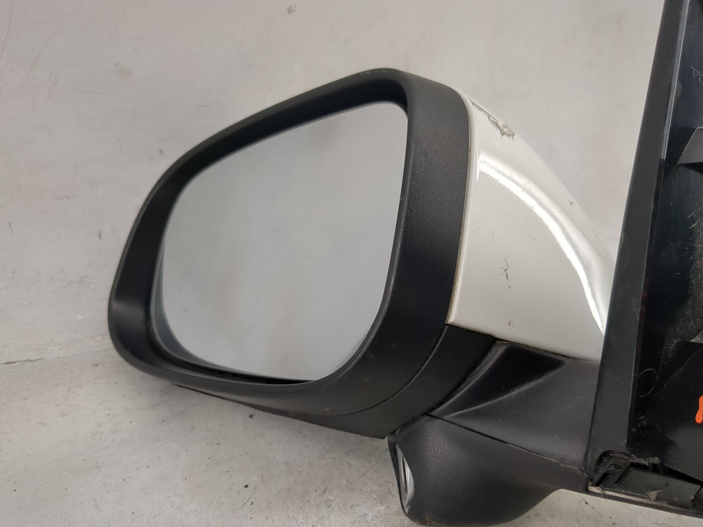 2011-2013 Volvo S60 Driver Side View Mirror - Left Door Mirror OEM Used - Oemusedautoparts1.com