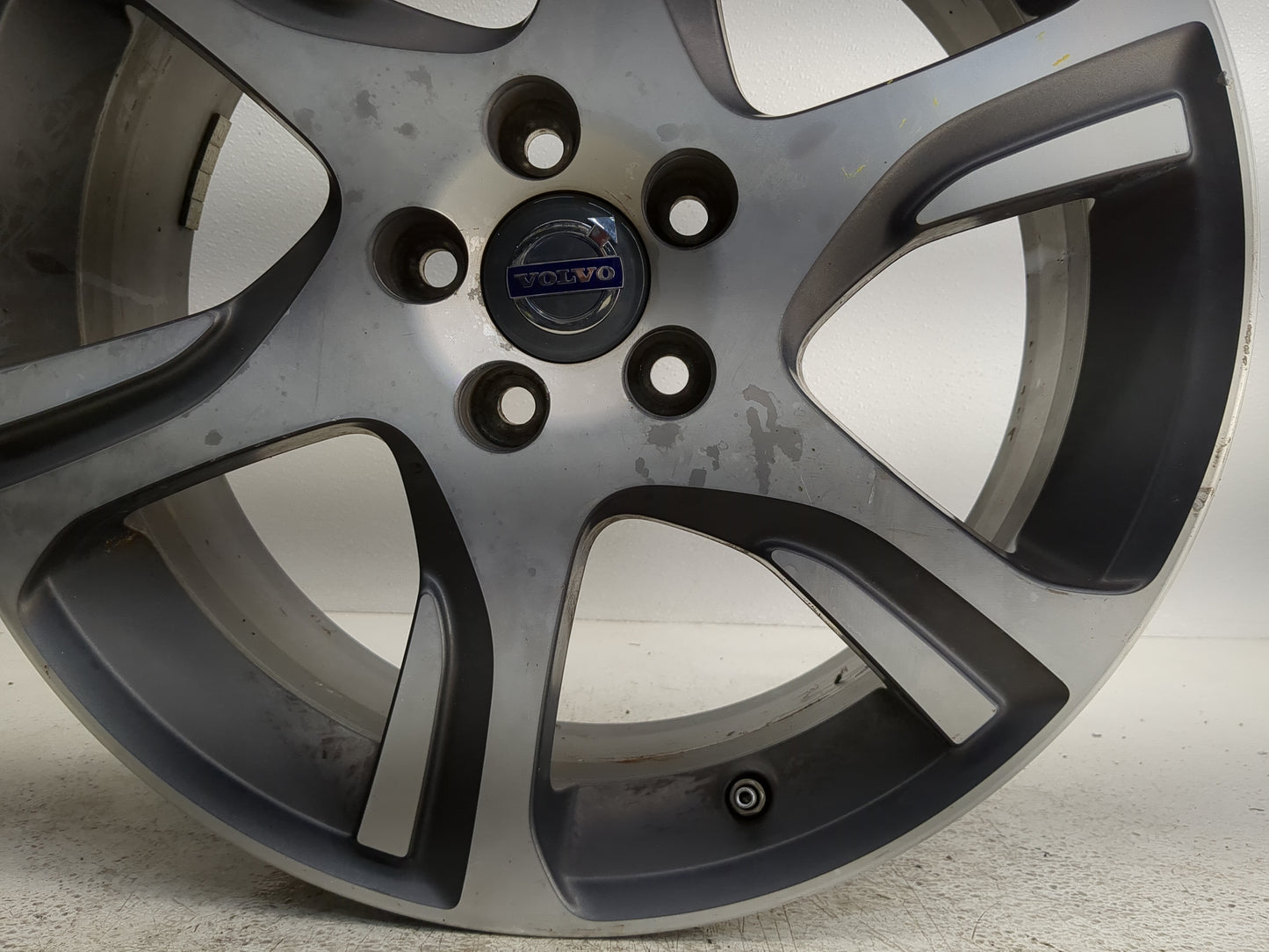 2012-2015 Volvo Xc70 Oem Wheel Rim 1247530 - Oemusedautoparts1.com