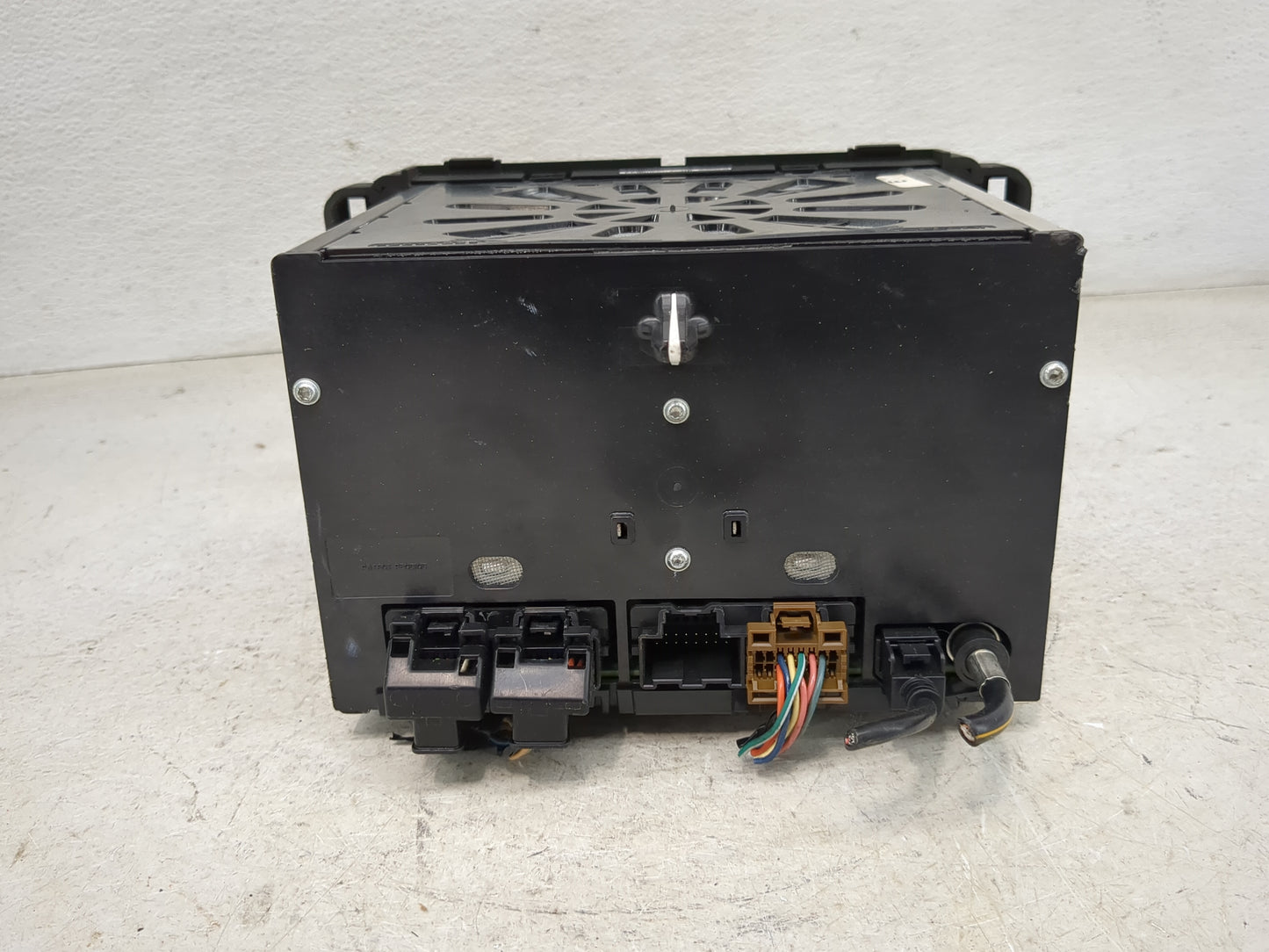 2014 Traverse Radio AM FM Cd Player Receiver Replacement Fits OEM Used Auto Parts - Oemusedautoparts1.com