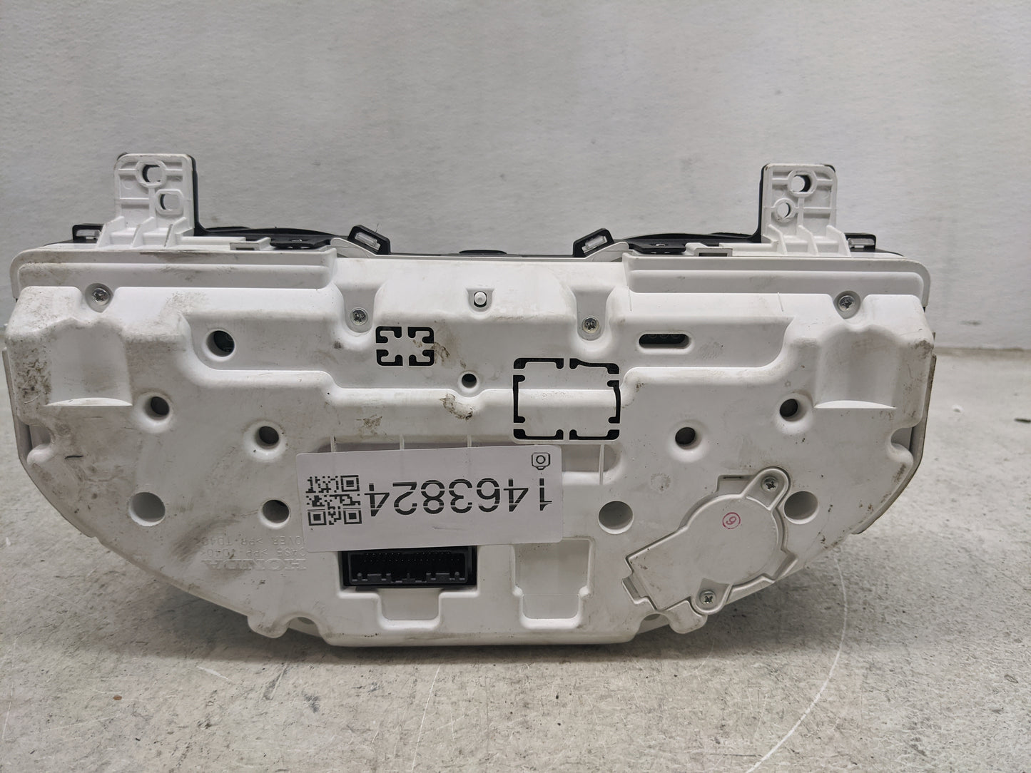 2014-2015 Acura Mdx Instrument Cluster Speedometer Gauges P/N:78100-TZ5-A130 TN257470-6528 Miles:107K Fits Fits 2014 2015 OE