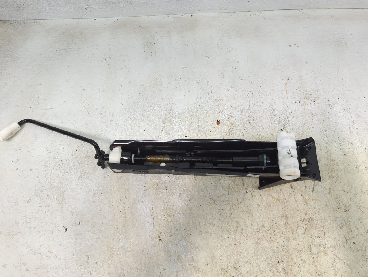 2014 Audi A6 Spare Scissor Car Jack 1512362 - Oemusedautoparts1.com
