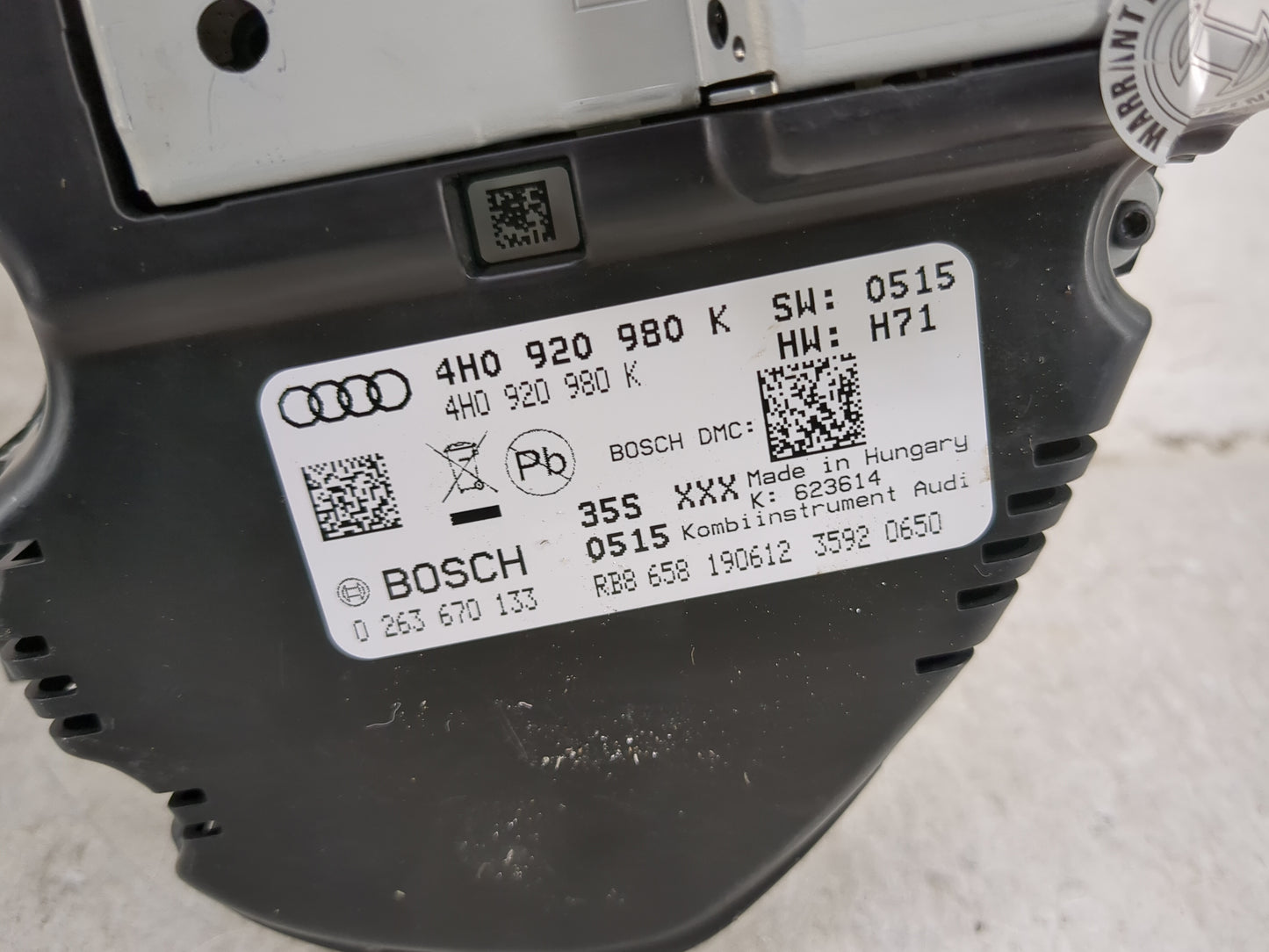 2013-2014 Audi A8 Instrument Cluster Speedometer Gauges P/N:4H0 920 980 K Miles: Fits Fits 2013 2014 OEM Used Auto Parts - O