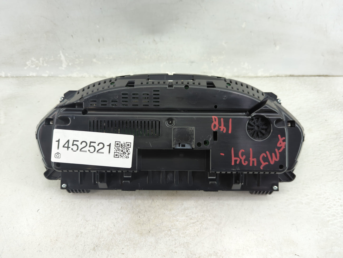 2013-2018 Bmw 320 Instrument Cluster Speedometer Gauges P/N:9325179-01 9232894 Miles:25K Fits OEM Used Auto Parts - Oemuseda
