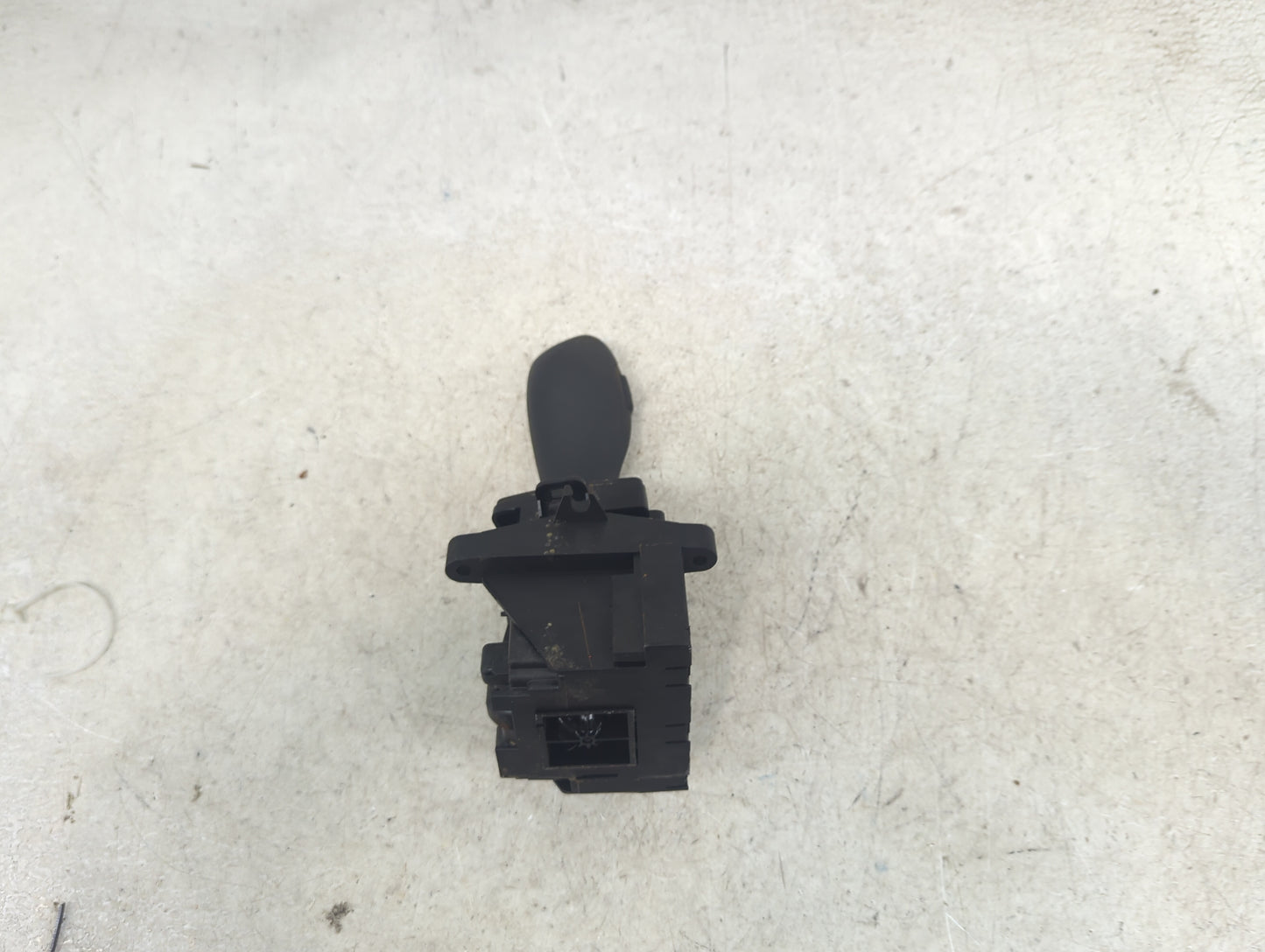 2014 Bmw 320 Floor Console Assembly Shifter - Oemusedautoparts1.com